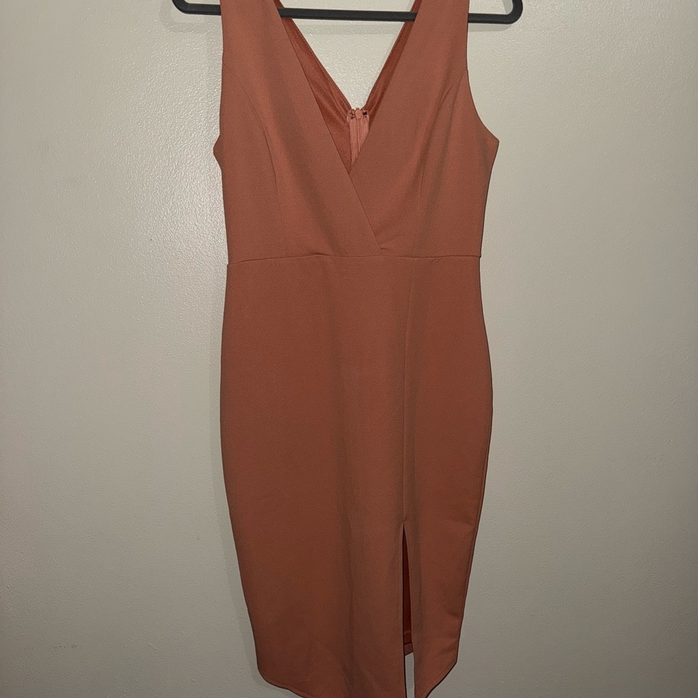 Chic Sleeveless Midi Dress